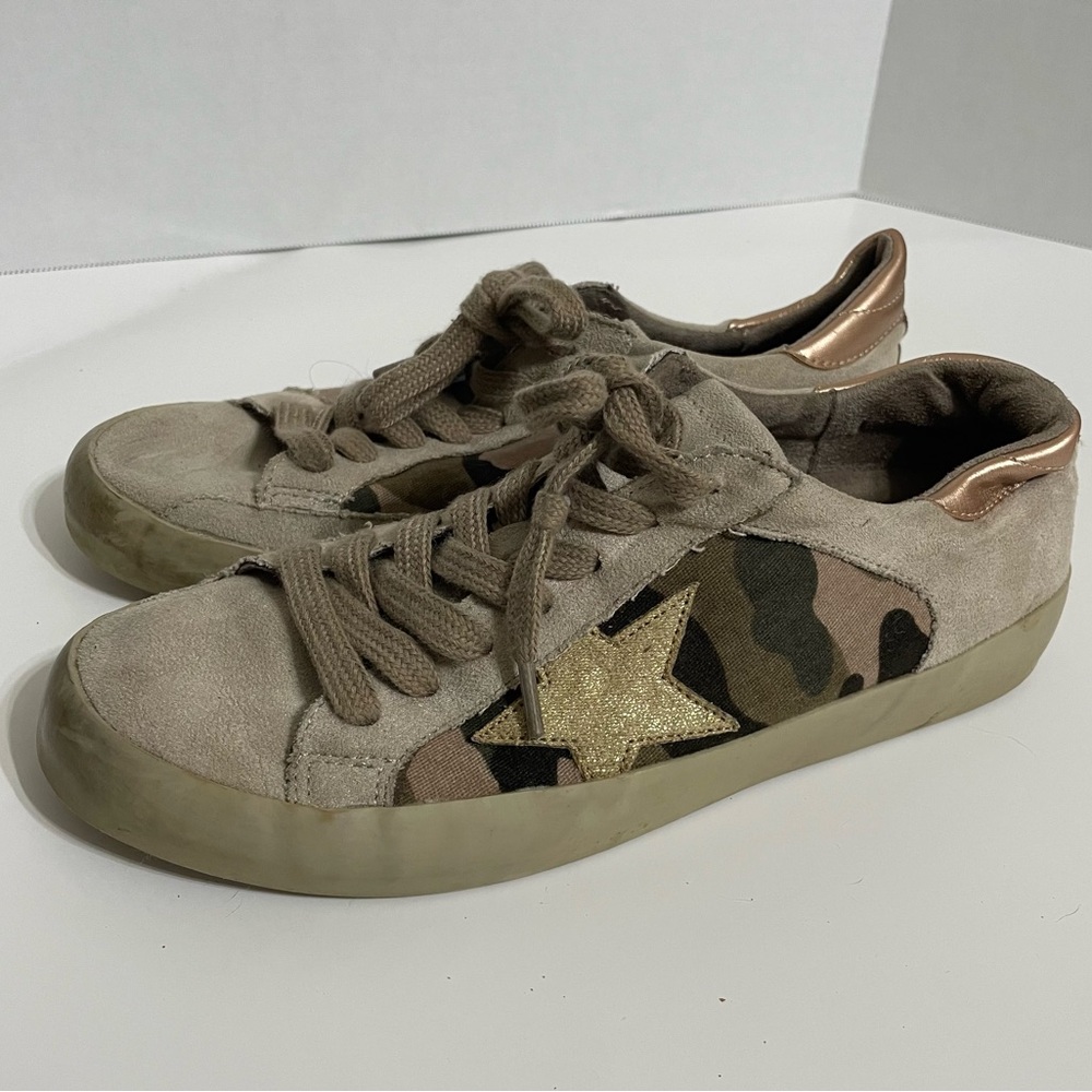 ShuShop Paula Camo Sneakers Size‎ 6